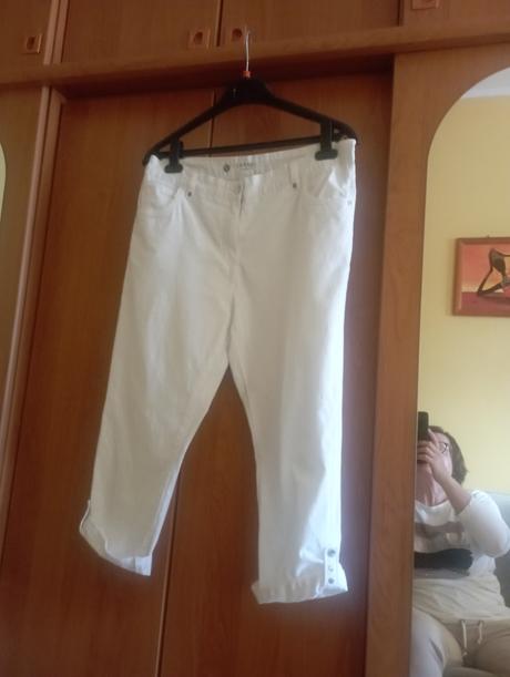 Biele nohavice, 44