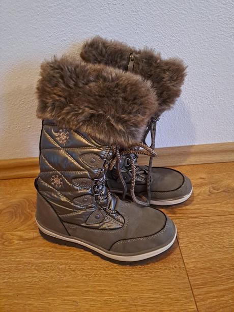 Dievčenské snehule, baťa,35