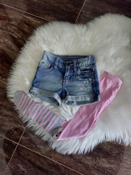 Kraťasky + pančušky, 92