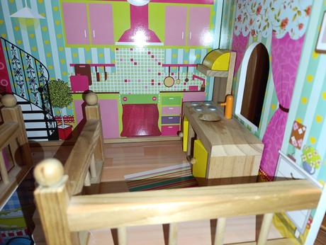 Drevený domček pre bábiky, 