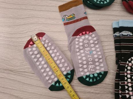 Protišmykové ponožky, 23