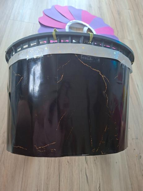 Karnevalová maska- črepníkový kvet, 