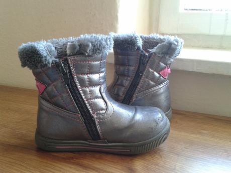 Kožené čižmičky, baťa,23