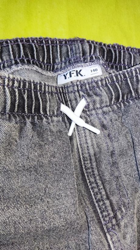 Šedé kraťasy, 140