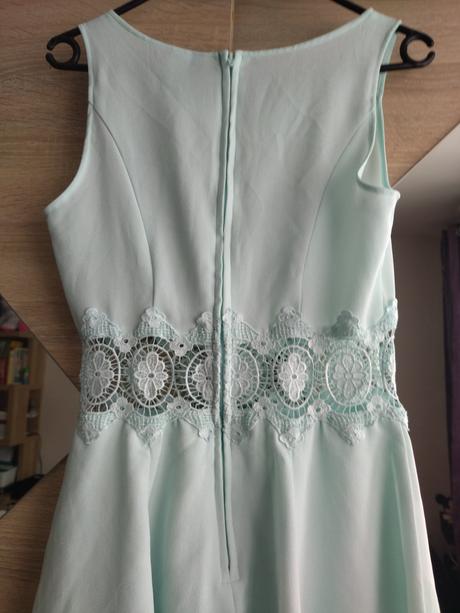 Sviatočné krátke šaty, 36