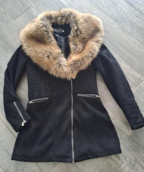 Kabát s okrasnou kožušinkou, s