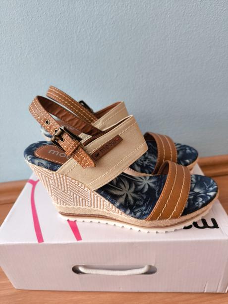 Dámske sandále na platforme, 38