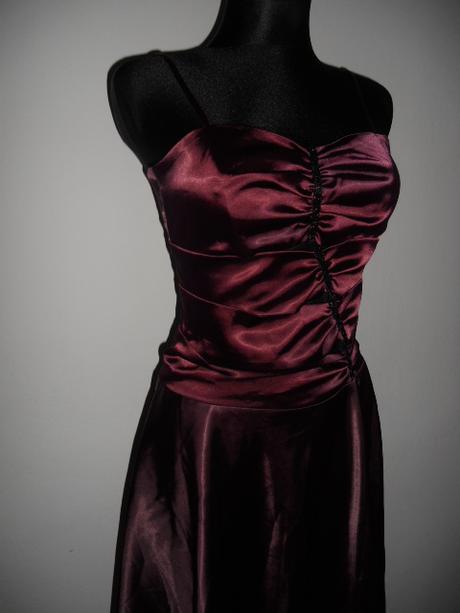 Saténové šaty, s