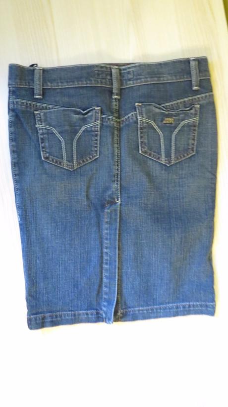 Zostihlujuca riflova sukna. top stav a strih., miss sixty,s