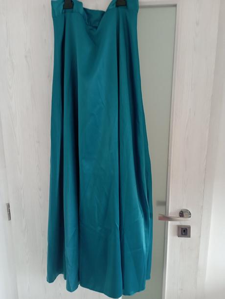 Krásna saténová sukňa, 