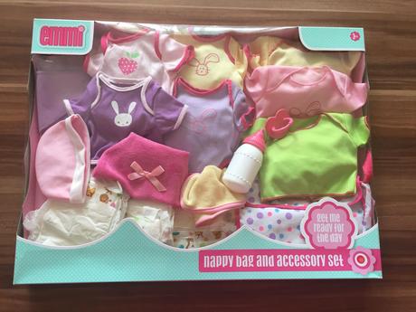 Cikajuca babika emmi s bohatym prislusenstvom,