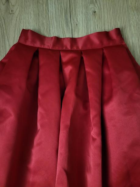 Saténová sukňa ii, s