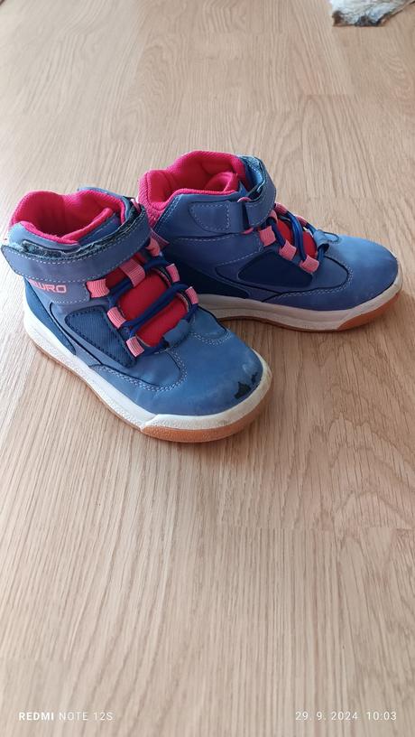 Členkové tenisky, 27