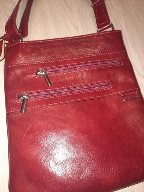Kožená crossbody kabelka, 