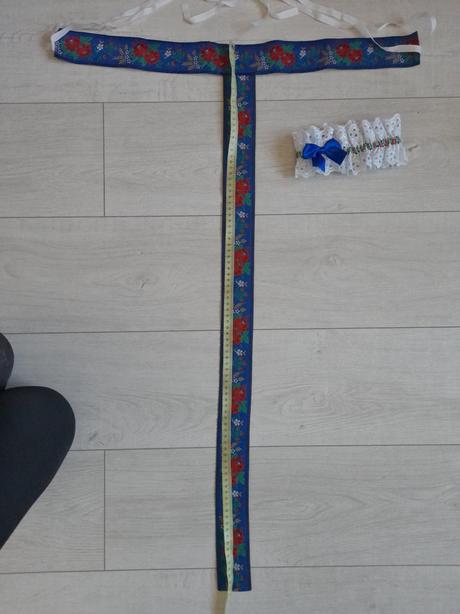 Podväzok a opasok s ľudovým motívom, 