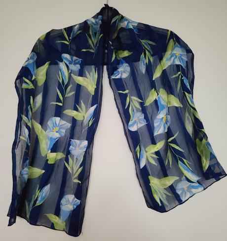 Ľahký tenký šál, 