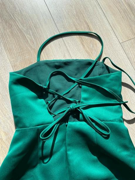 Smaragdové šaty, s