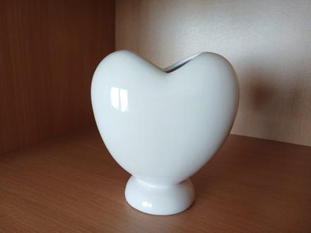 Keramická váza v tvare srdca 15 cm,