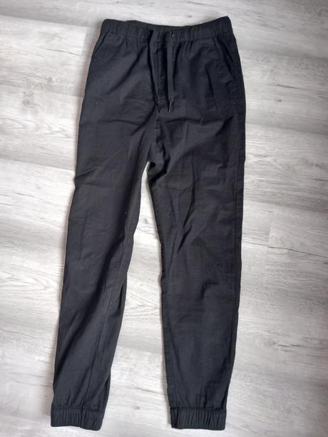 Čierne nohavice cropp, 36