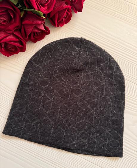 Calvin klein - dve čiapky, calvin klein