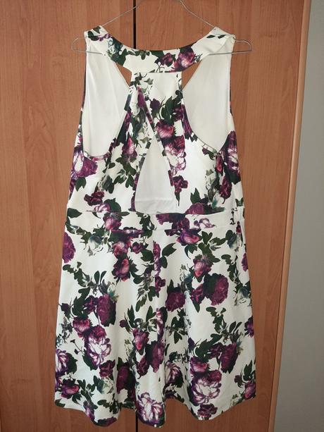 Spoločenské šaty, 44