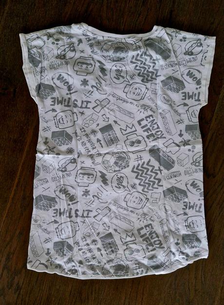 Fantasticke lego tricko s pretacacimi flitrami, desigual,152