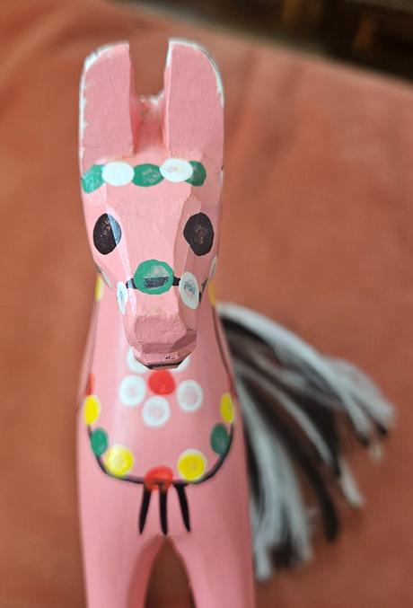 Drevený koník maľovaný, 