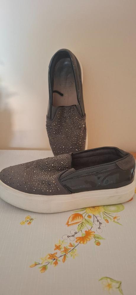 Trblietavé poltopanky baťa, baťa,37