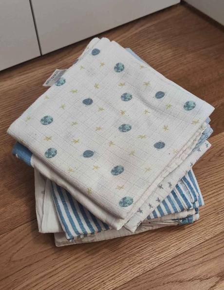 Darujem prebalovaciu podlozku s potahmi, 