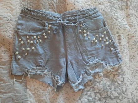 Rozstrapkane kratasy perlicky, 