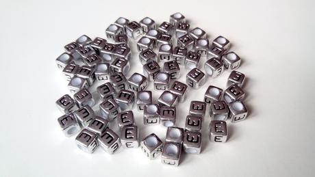 Písmenká strieborné e, 