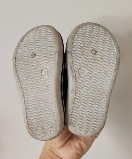 Tenisky na suchý zips, 20