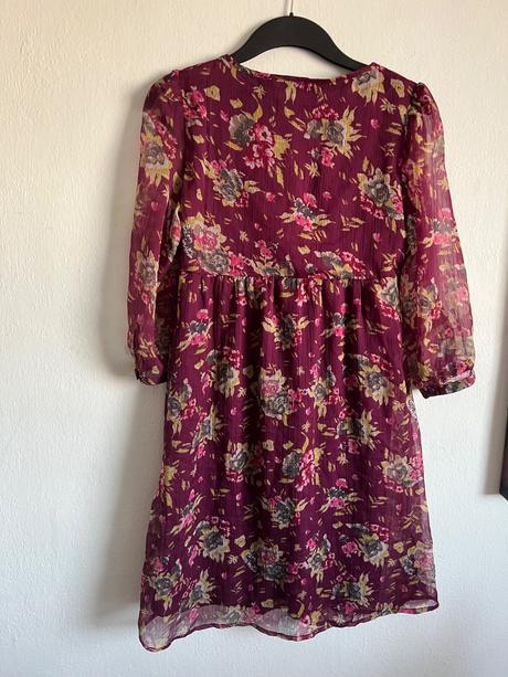 Kvetovane sifonove saty kvety mozu byt aj tehotens, xs