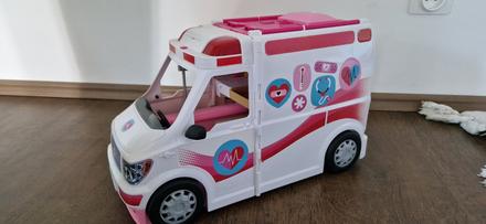 Mattel barbie sanitka a klinika 2 v,