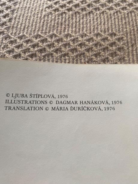 Krásna knižka čo si rozprávajú zvieratká v noci,