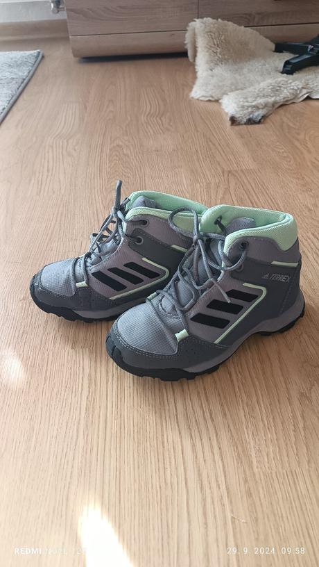 Turistické topánky, adidas,30