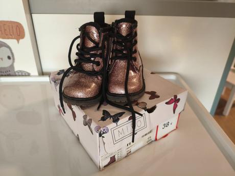 Krásne trblietavé topánky, 22