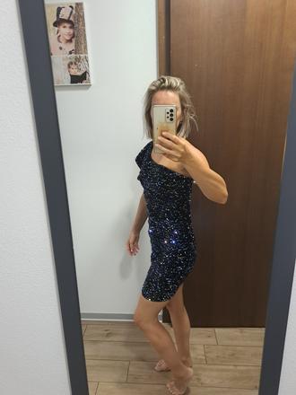 Šaty na pafty, xs