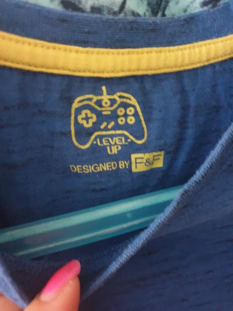 4 ks triciek, f&f,146