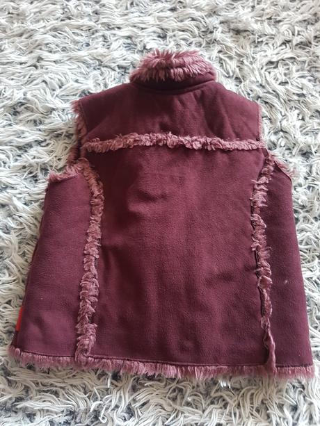 Krásna kozušinková vesta dora, adams,92