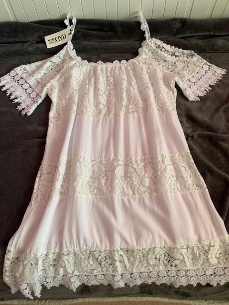 Čipkove plážové saty, 