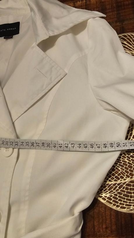 Biely trenčkot, plášť, gate,l