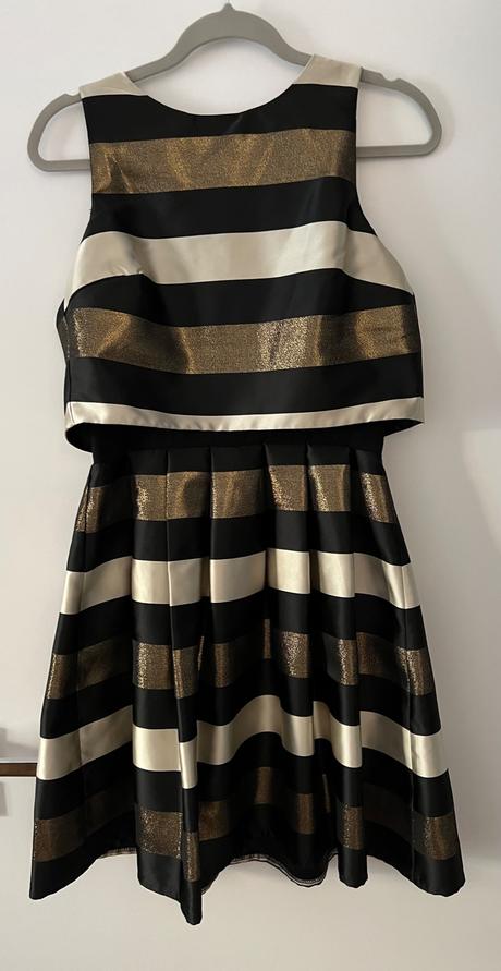 Taftové slávnostné šaty, 38