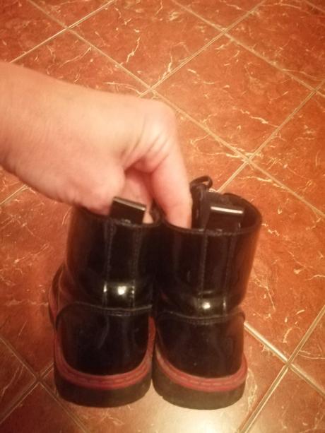 Čierne lakove topánky 28, 28