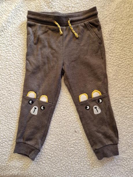 Teplakove nohavice, 92