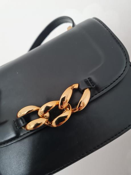 Kabelka reserved, reserved