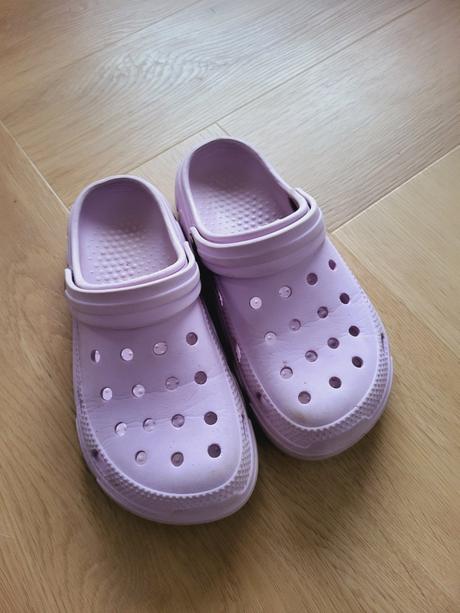 Dievcenske slapky, 34