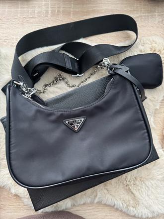 Cierna nylonova crossbody kabelka, 