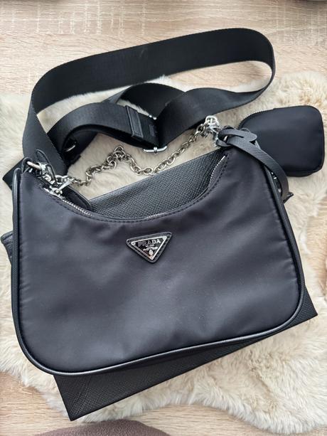 Cierna nylonova crossbody kabelka, 