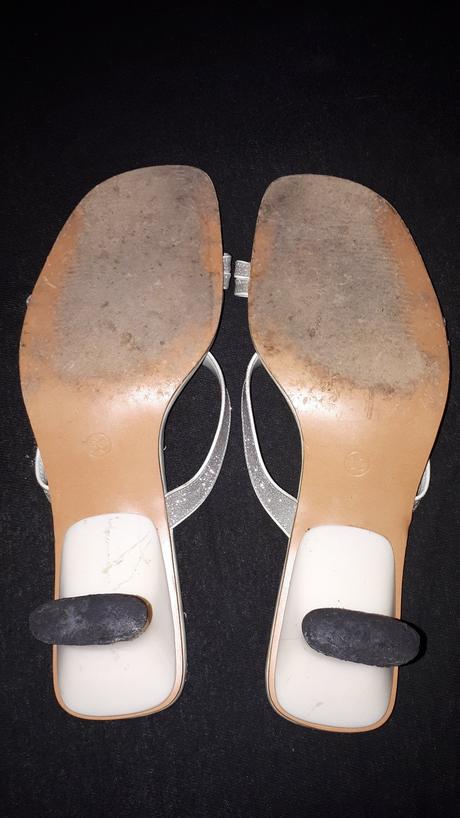 Strieborne slapky, 39